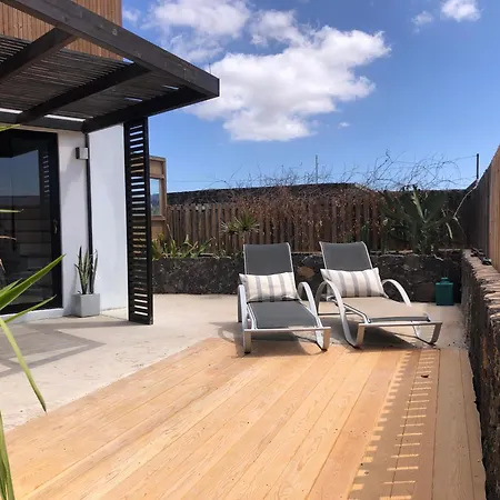 Calderon Hondo * Lajares